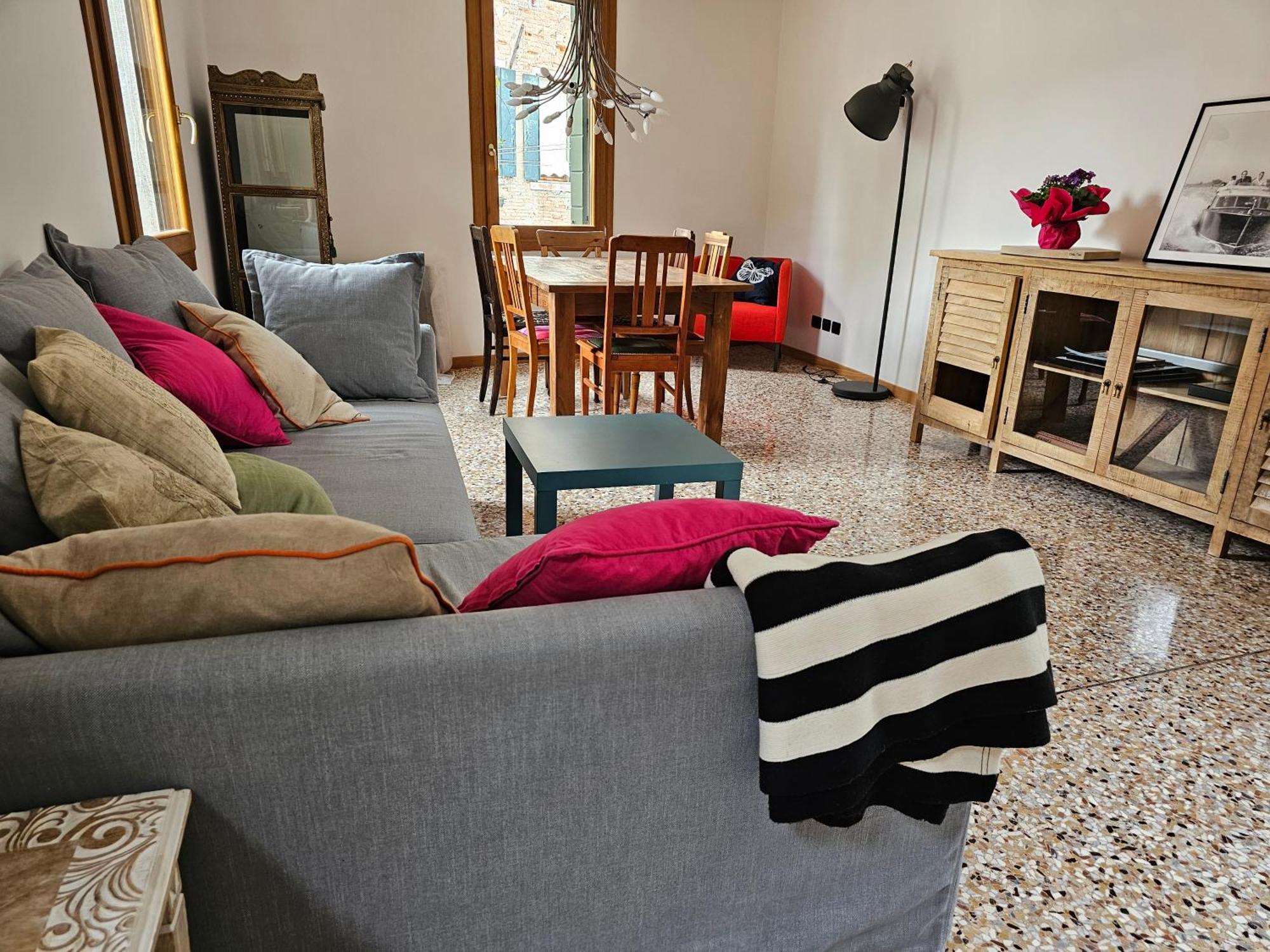 Casa Rossa Vista Canale Apartment